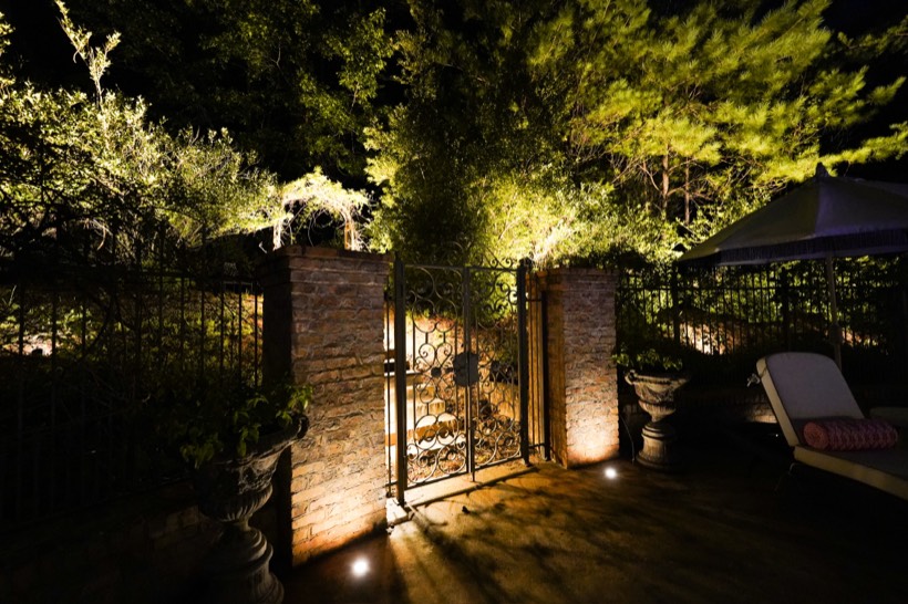 Outdoor Living & Backyard